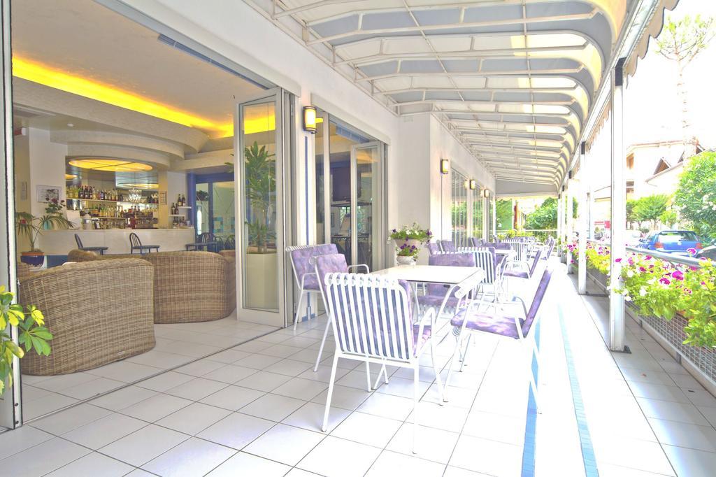 Hotel Vienna بيلاريا-إيجيا مارينا المظهر الخارجي الصورة