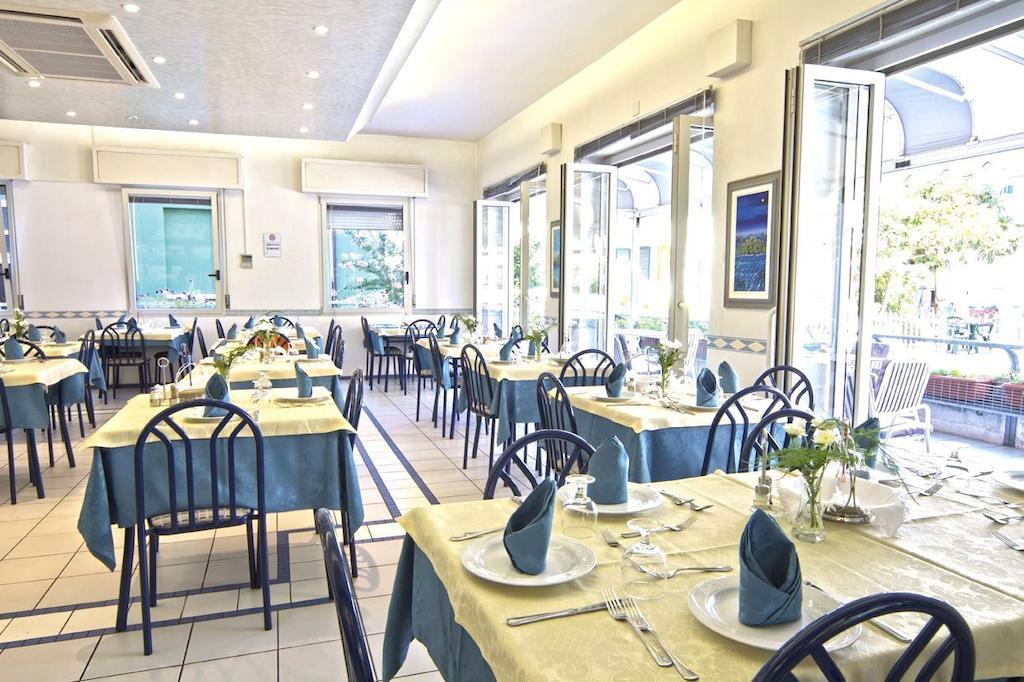 Hotel Vienna بيلاريا-إيجيا مارينا المظهر الخارجي الصورة