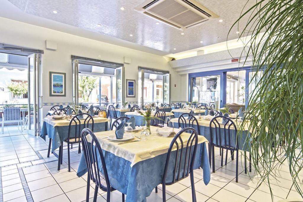 Hotel Vienna بيلاريا-إيجيا مارينا المظهر الخارجي الصورة